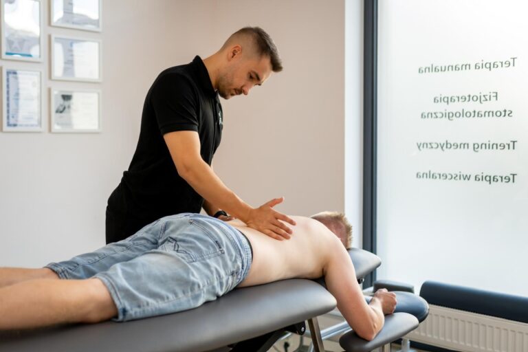 Fizjoterapia a rwa kulszowa – jakie metody stosujemy w FizjoTkalnia?
