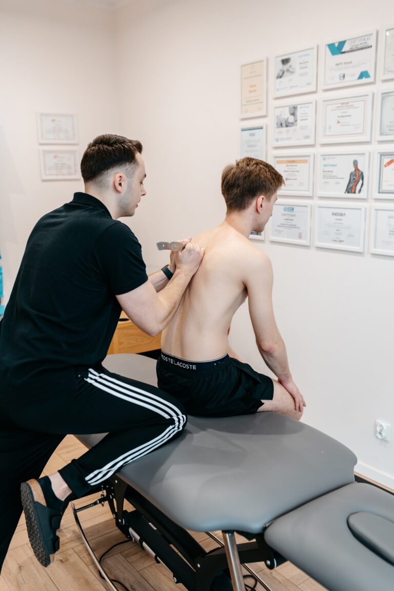 Najczęstsze przyczyny bólu pleców po nocy – jak rozpoznać problem?